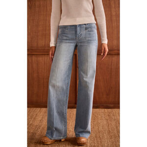 CAbi Venice Jean #4908 Size 8 Fall 2025